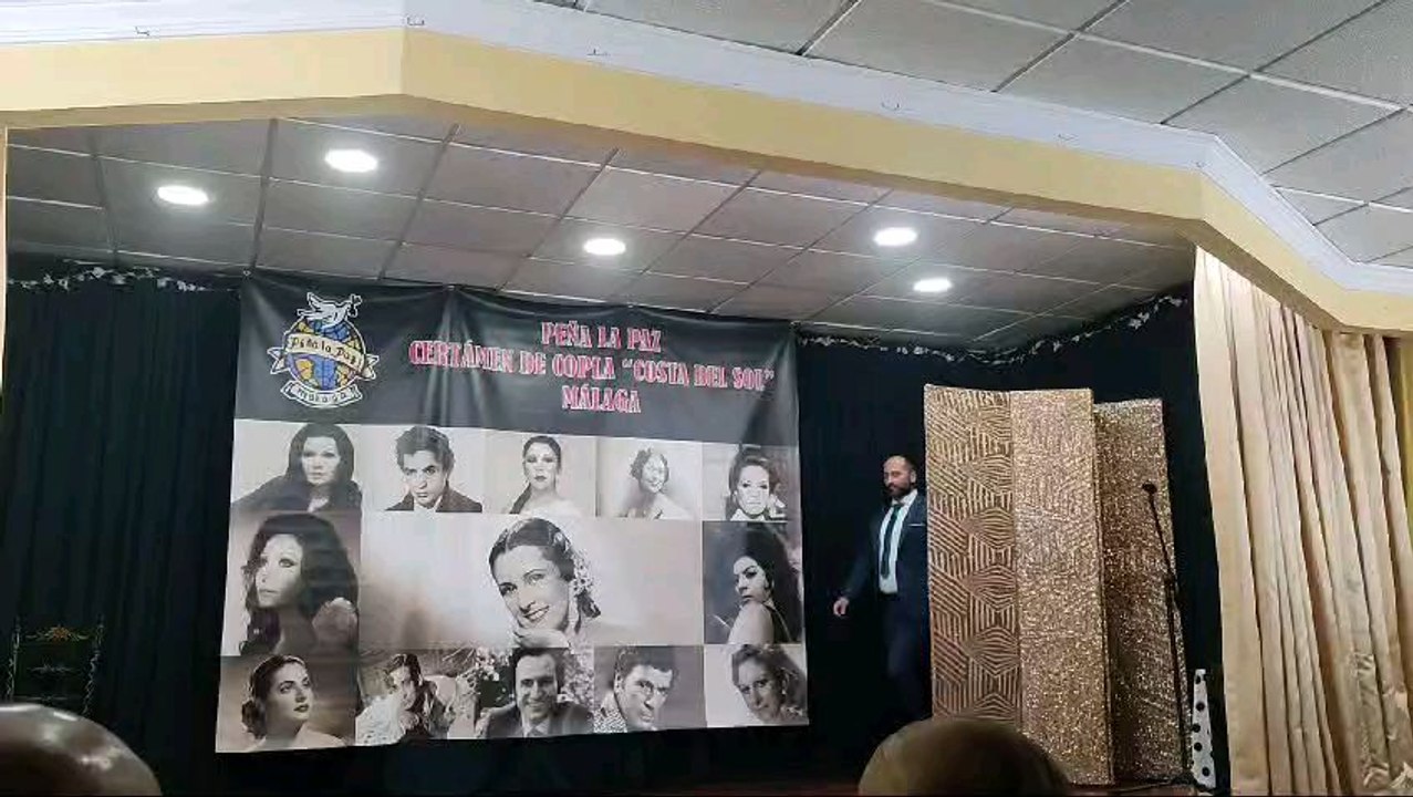 Sangre de mis venasTientos, 1955El Príncipe GitanoDel espectáculo "Copla y suspiro"LetraAntonio Quintero RamírezRafael De León y Arias De SaavedraMúsicaManuel López-Quiroga Miquel