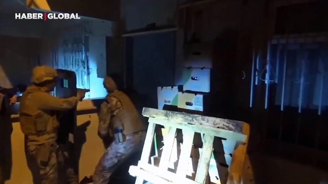 Tutuklanan Esenyurt Belediye Başkanı Ahmet Özer'in evindeki arama görüntüleri ortaya çıktı