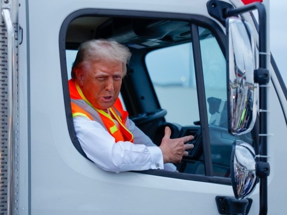 US-Wahlkampf: Donald Trump tritt als Müllmann auf