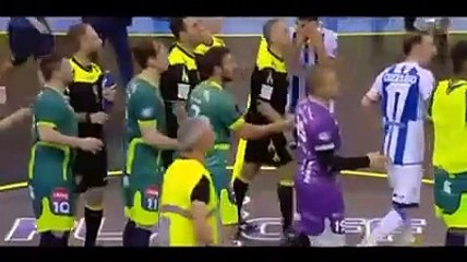 Pescara-Luparense, rissa in campo: le immagini in diretta