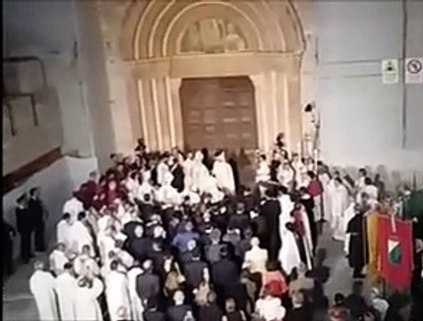 L'Aquila, Perdonanza: aperta la Porta Santa a Collemaggio