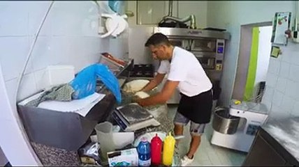 Loreto Aprutino, l'omaggio dei fratelli Di Carlo ai genitori morti a Rigopiano