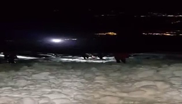 Valanga sul Gran Sasso, la lunga camminata dei soccorritori nella neve