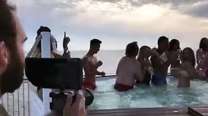 Simone Coccia Colaiuta balla il tormentone dell'estate