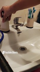 Envie para aquela pessoa que não sabe nem usar a torneira. Nível de dificuldade_ Fácil #shorts