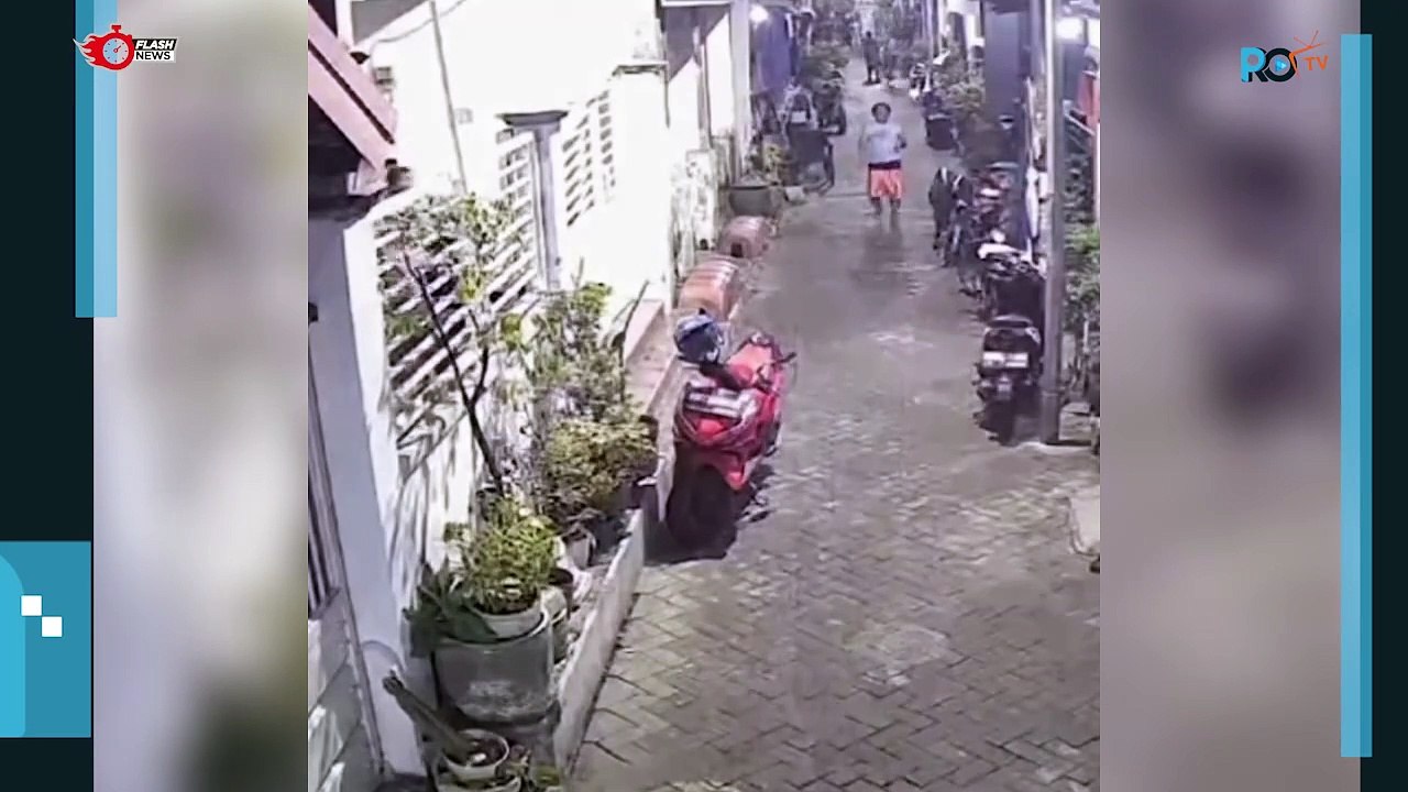Viral! Momen Tiga Bocah Maling Motor Dikejar Warga