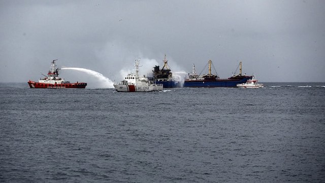 Pendik açıklarında gemi yangını: 2 gemiciden acı haber