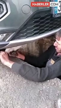 Kilometrelerce yol gelmiş! Arabanın altından çıkanı görünce gözlerine inanamadı
