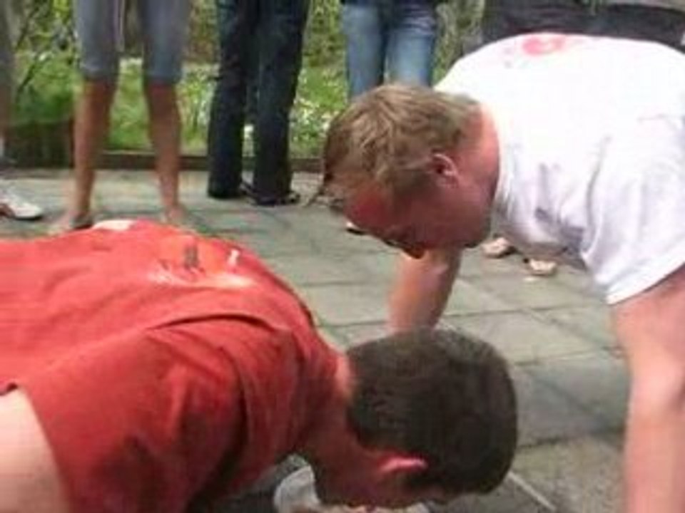 Combat de pompes mangeantes entre Domi et PJ