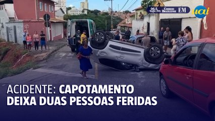 Acidente com capotamento deixa dois feridos em Venda Nova