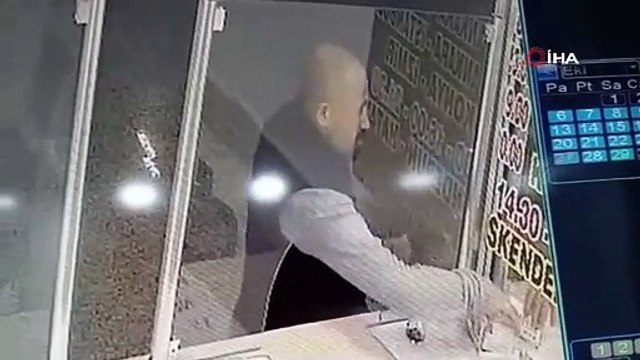 Hırsızların hedefi bu kez sadaka kutusu oldu