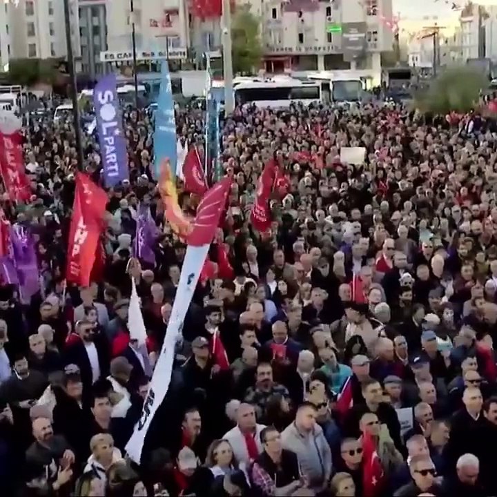 Özgür Özel: Akın Gürlek sen günümüzün Zekeriya Öz'üsün!