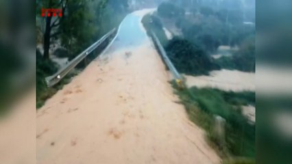 Cataluña envía una alerta para no circular en zonas inundables de las Tierras del Ebro (Tarragona)