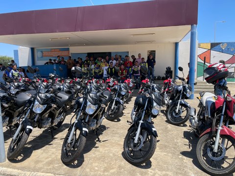 22 mototaxistas de Cajazeiras recebem motos 0km através de parceria entre Empreender e sindicato
