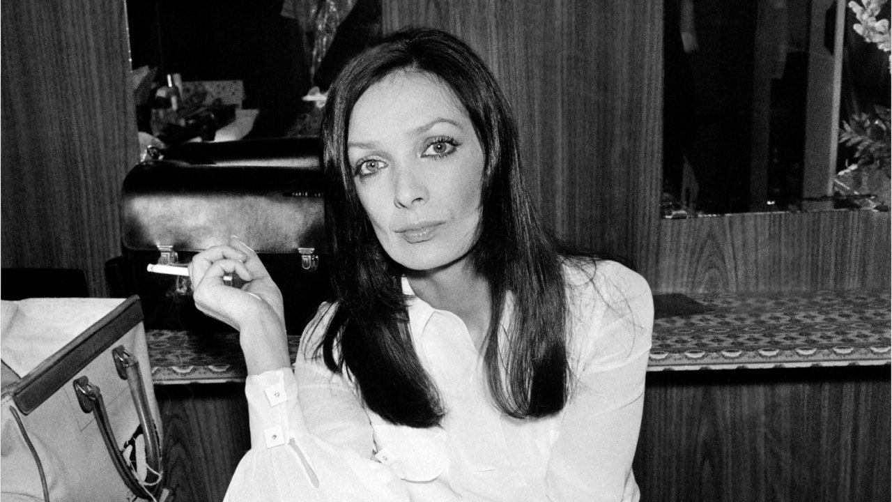 GALA VIDEO - Marie Laforêt “pas une vraie maman” : pourquoi sa fille Lisa Azuelos se sentait “orpheline”