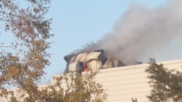 인천 서구 창고건물 옥상에서 불...다친 사람 없어 / YTN