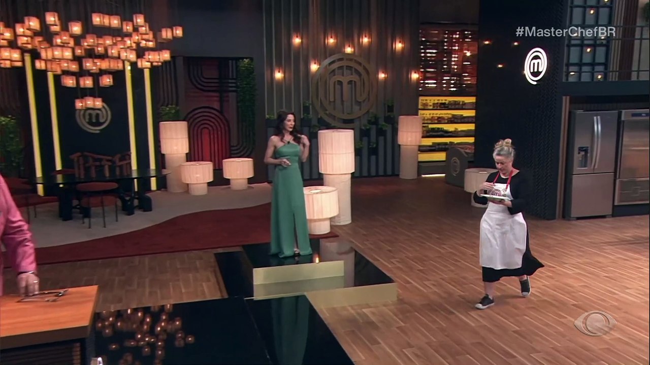 Andréia reclama de colegas: "Não vão bater palma para mim?"