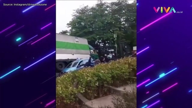 DETIK-DETIK Warga Kejar dan Amuk Sopir Truk Tabrak Lari
