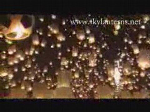 Stunning Sky lantern Festival - Loy Krathong in Thailand