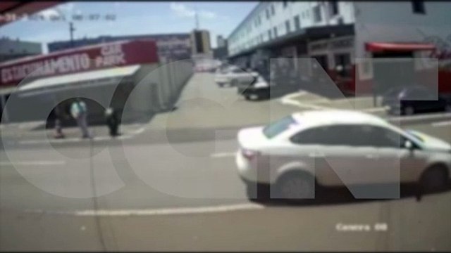 Câmera flagra criança sendo atropelada na Rua Rio Grande do Sul