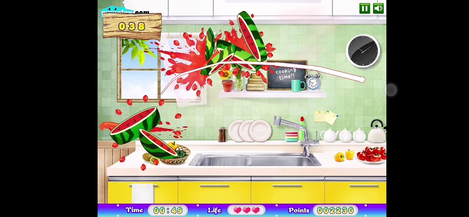 I played Kitchen cut fruit Flash game