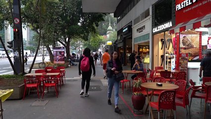 Desemprego cai para 6,4% entre julho e setembro, diz IBGE