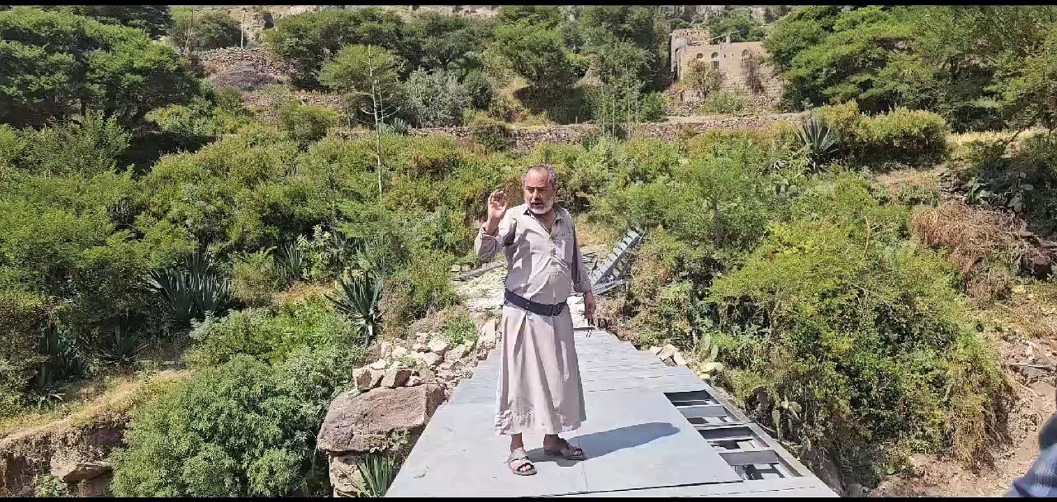 الشيخ احمد عبدالله الجلوب يقدم كل الشكر والتقدير لكل من ساهم في انشاء مشروع الجسر لطلاب والطالبات في قريه بلد مسلم #اليمن_اب_النادرة