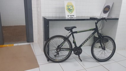 Bicicleta roubada de criança é recuperada pela PM; acusada pelo roubo é presa