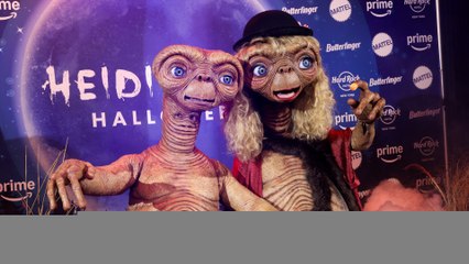 Heidi Klum se disfraza de E.T. para la fiesta anual de Halloween