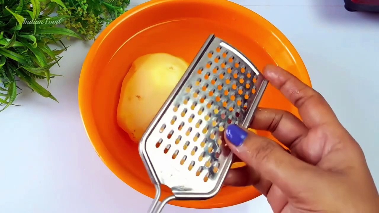 झटपट दो कच्चे आलू का गरमा गरम नाश्ता बिना आलू उबाले क्रिस्पी और मजेदार Aloo ka Nasta