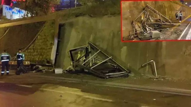 Otomobil otobüs durağına daldı: Durak yıkıldı çok sayıda yaralı var