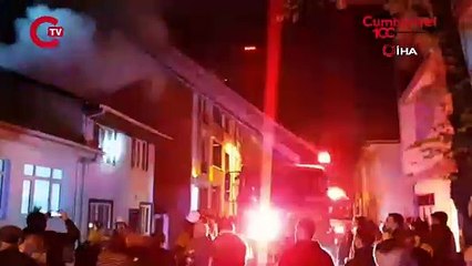 İnegöl’de 2 katlı ahşap bina alev alev yandı!