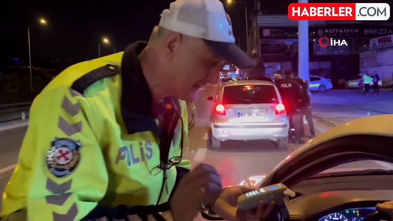 Alkollü Sürücü ile Polis Arasında İlginç Alkolmetre İmtihanı
