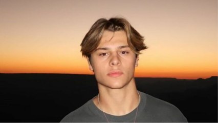 GALA VIDEO - Cameron Smet dans les pas de Johnny Hallyday : il perpétue une tradition que son grand-père adorait