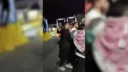 İsrail'e sevkiyat yaptığı iddia edilen gemi ortalığı karıştırdı! Güvenlik ateş açtı