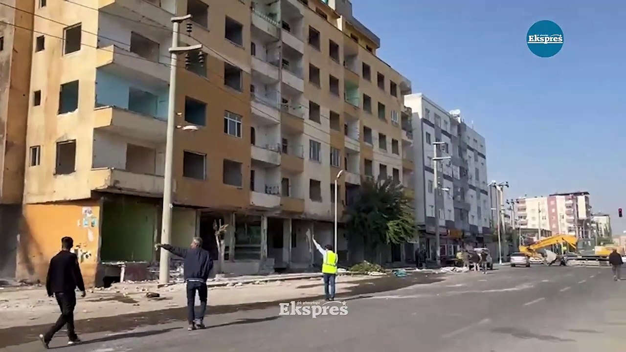 Diyarbakır’da yıkım başladı, yollar kapatıldı
