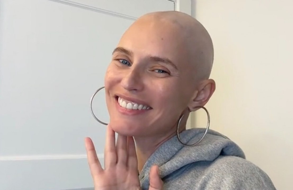 Bianca Balti ha rasato i capelli a zero durante la chemio