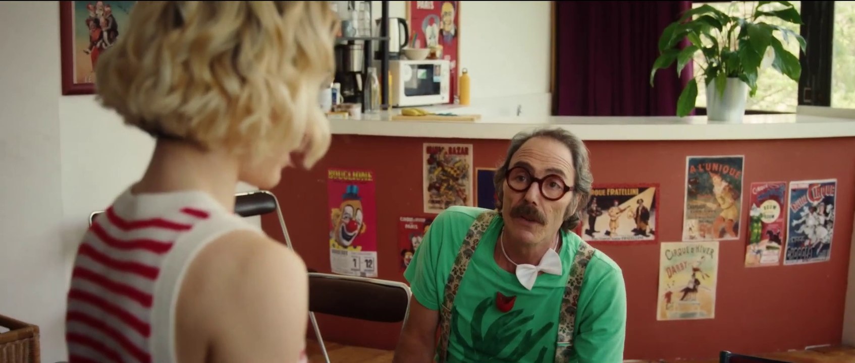 Sur un Fil - Extrait ＂Acrobate ou clown ？＂ [Actuellement au cinéma]