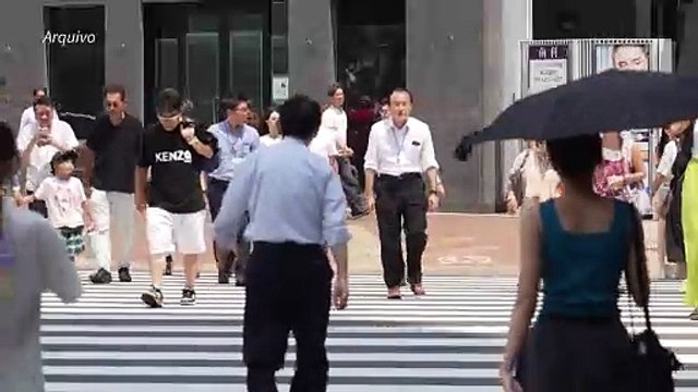 Japão estabelece multa e até prisão para ciclistas que usam o celular
