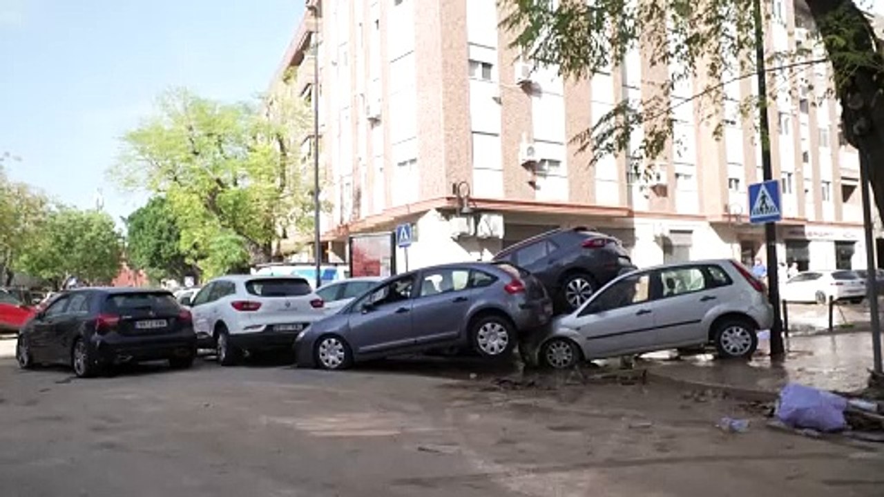Spanien: rettungskräfte befürchten weitere flutopfer
