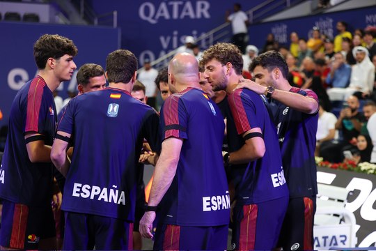 المنتخب الإسباني يتأهل إلى نهائي بطولة العالم للبادل