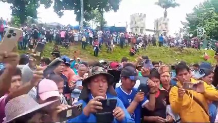 Retienen a jefes de la Novena División de Ejército y mujeres amenazan con tomar las armas por la violencia en Parotani