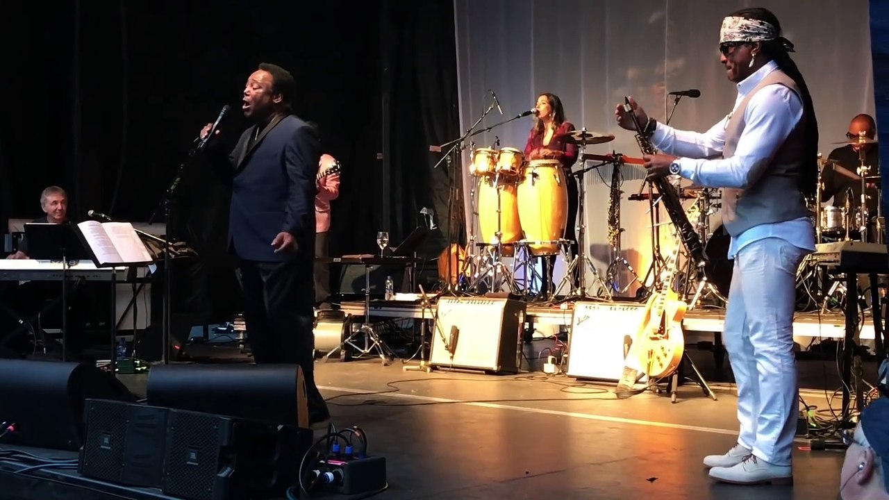 Turn Your Love Around (Live) - George Benson