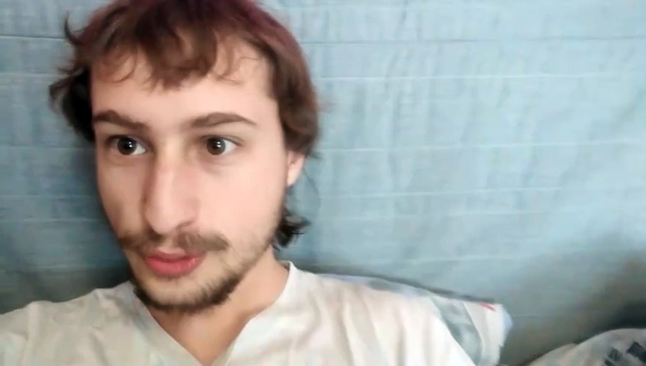 J'ai regardé "Shocking Strangers on the Streets of Tokyo: Hal | Oriental Pearl" et d'autres vidéos