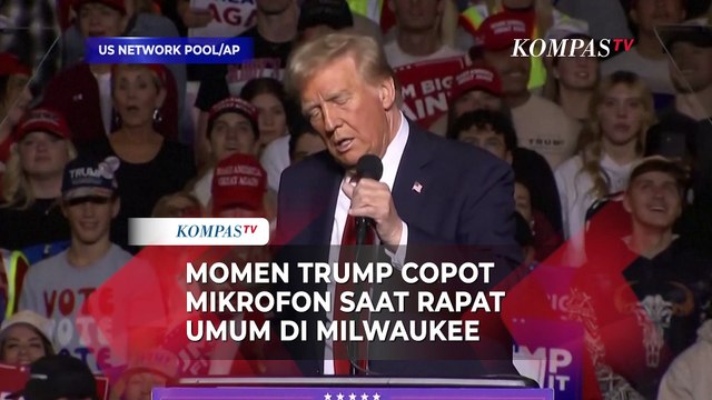 Momen Donald Trump Copot Microphone saat Rapat Umum di Milwaukee