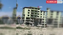 Hatay'da 7 Katlı Bina Kontrollü Olarak Yıkıldı