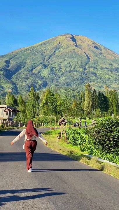 Pemandangan indah di jalur menuju dieng ⛰