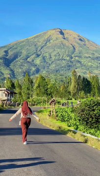 Pemandangan indah di jalur menuju dieng ⛰