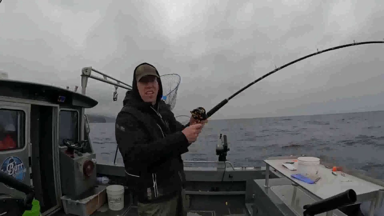 Catch and Cook Snow Crabs & King Salmon - Fishing Alaska During a Winter Storm