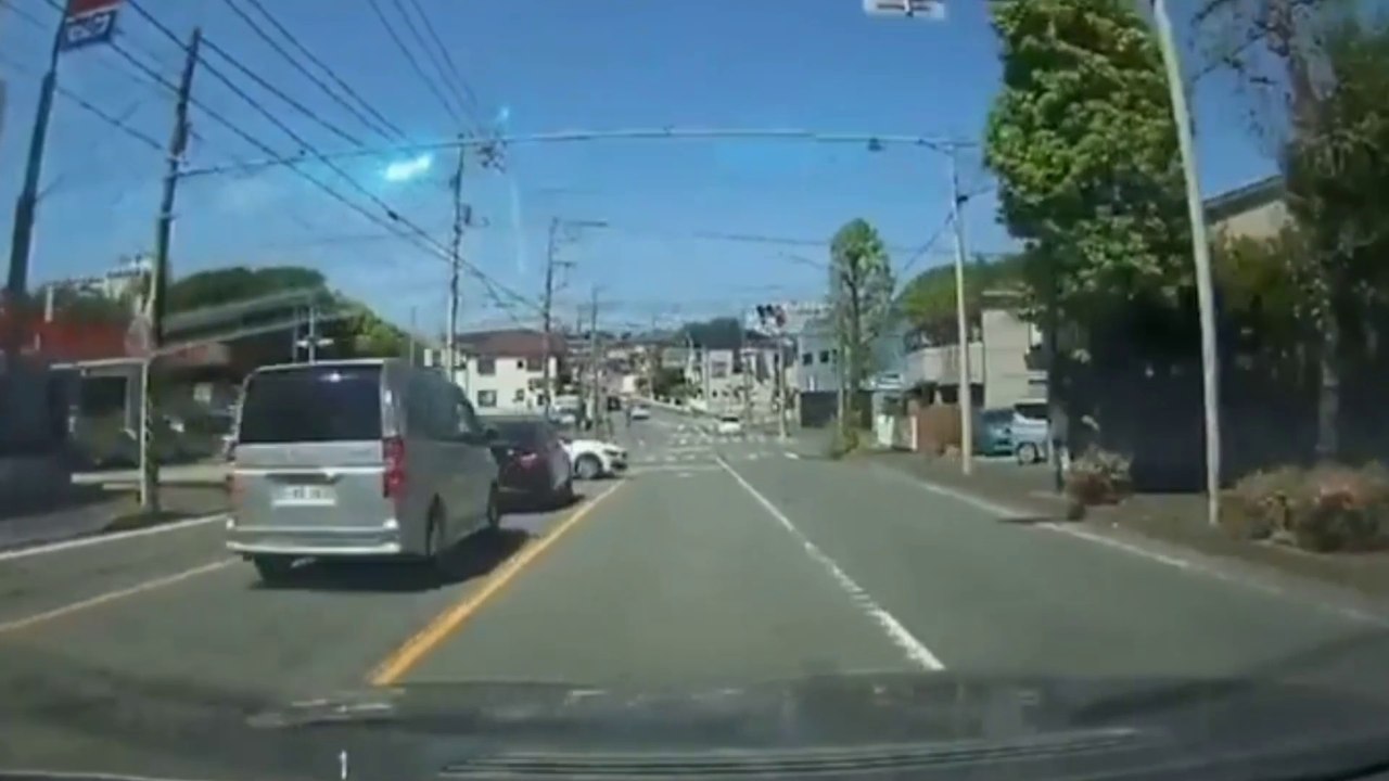 World’s Worst Drivers Ever | Terrible Drivers Caught on Camera Dashcam Fails